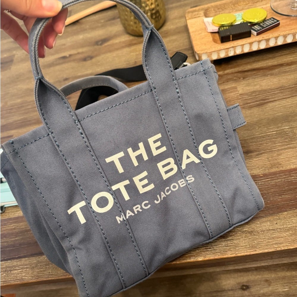 Marc Jacobs- The canvas small tote bag